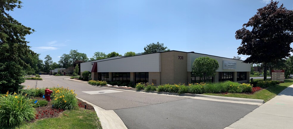 7011 Orchard Lake Rd, West Bloomfield, MI for lease - Building Photo - Image 2 of 2