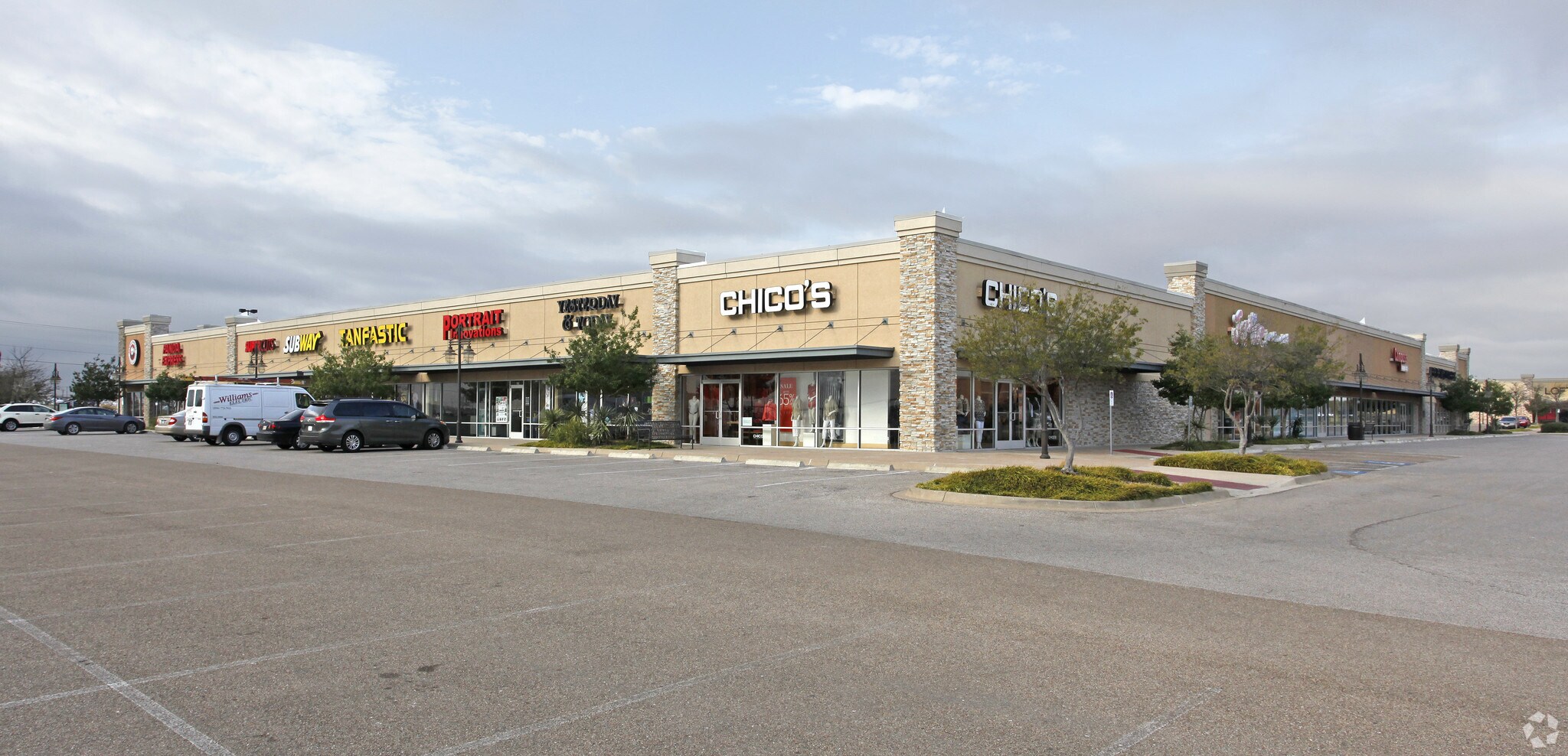 2436-2448 W Loop 340, Waco, TX for sale Primary Photo- Image 1 of 1