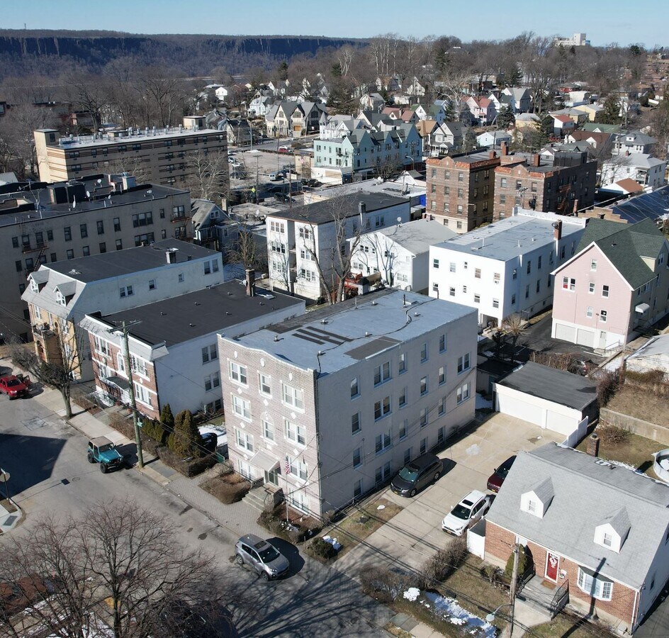 53 Chase Ave, Yonkers, NY 10703