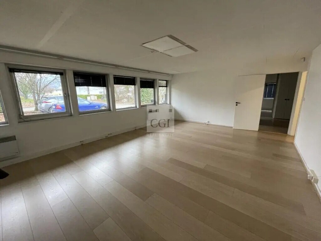 Location Bureaux 116 m² - Photo 1