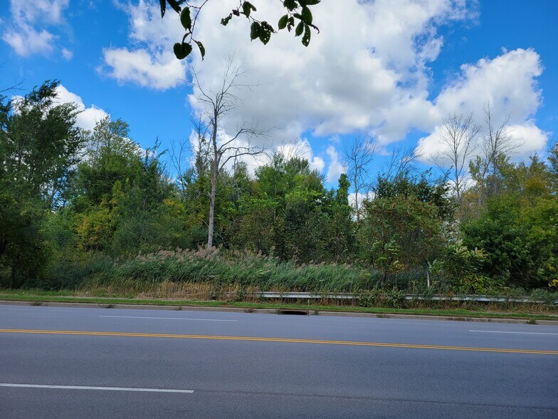 1860 N French, Getzville, NY 14068 also 999 Campbell