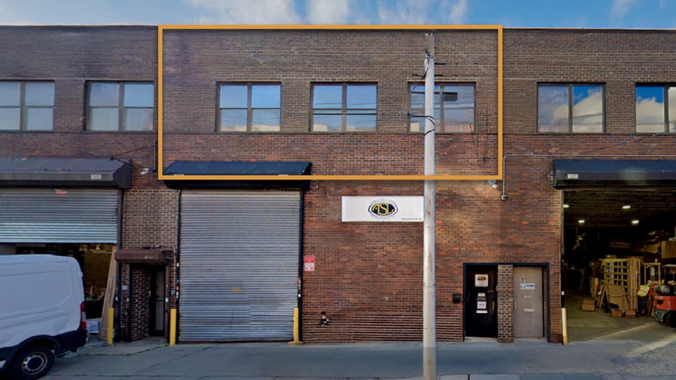 1969 Steinway St, Astoria, NY for lease - Primary Photo - Image 1 of 2