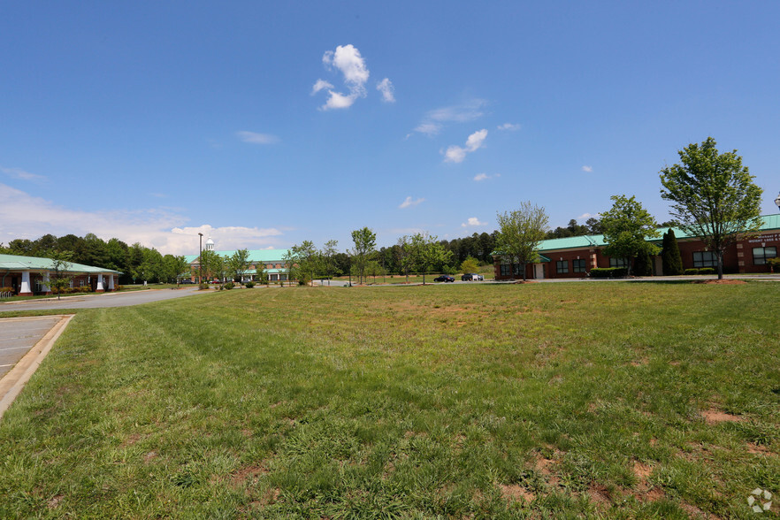 Lot 9 Northcross Dr, Huntersville, NC for sale - Primary Photo - Image 1 of 4