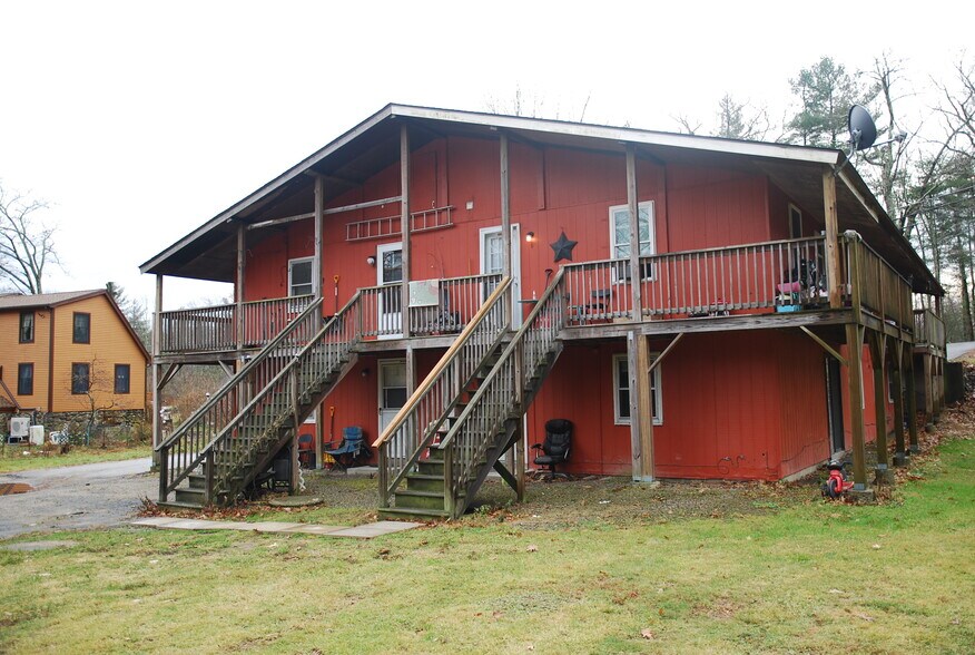 131 Muggett Hill Rd, Charlton, MA for sale - Primary Photo - Image 1 of 1