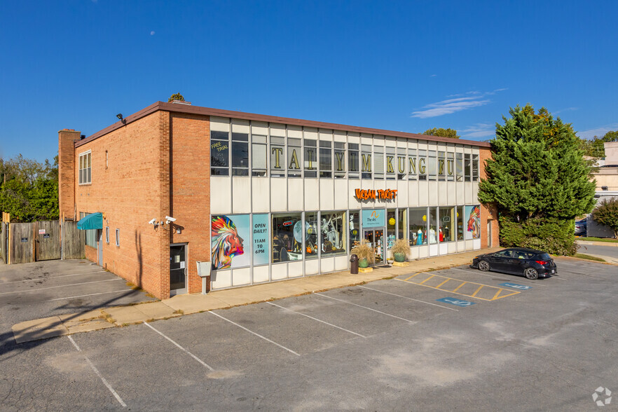 10730 Connecticut Ave, Kensington, MD for sale - Primary Photo - Image 1 of 38