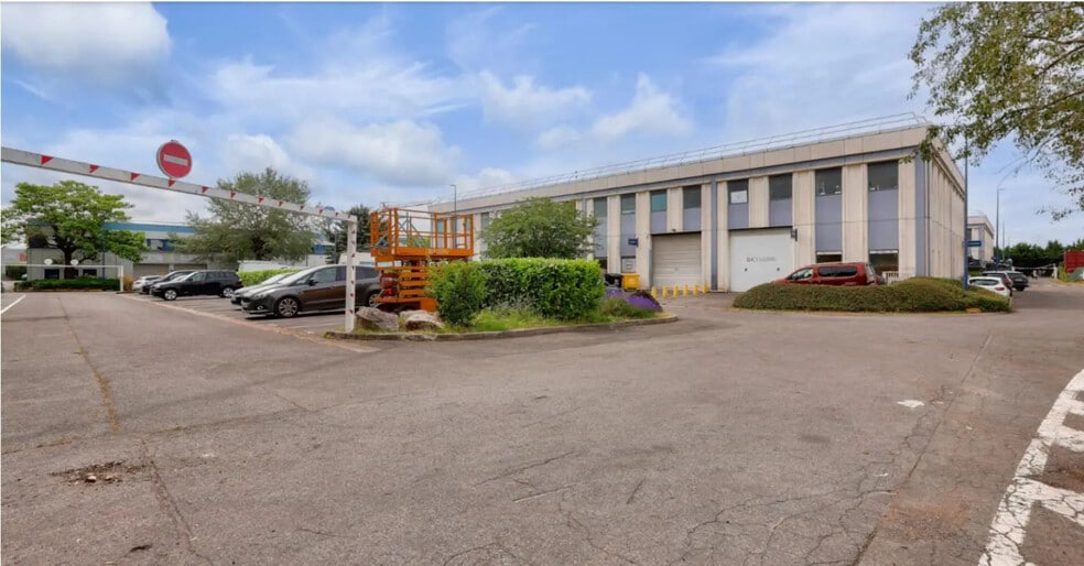 Flex in Aulnay-sous-Bois for lease - Building Photo - Image 3 of 11