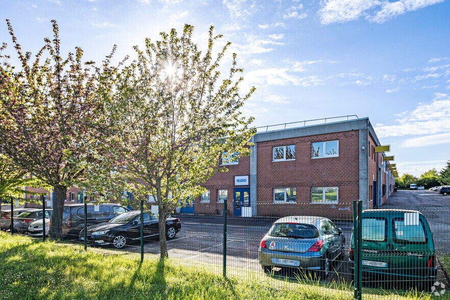 Industrial in Saint-Ouen-l'Aumône for sale - Building Photo - Image 2 of 2