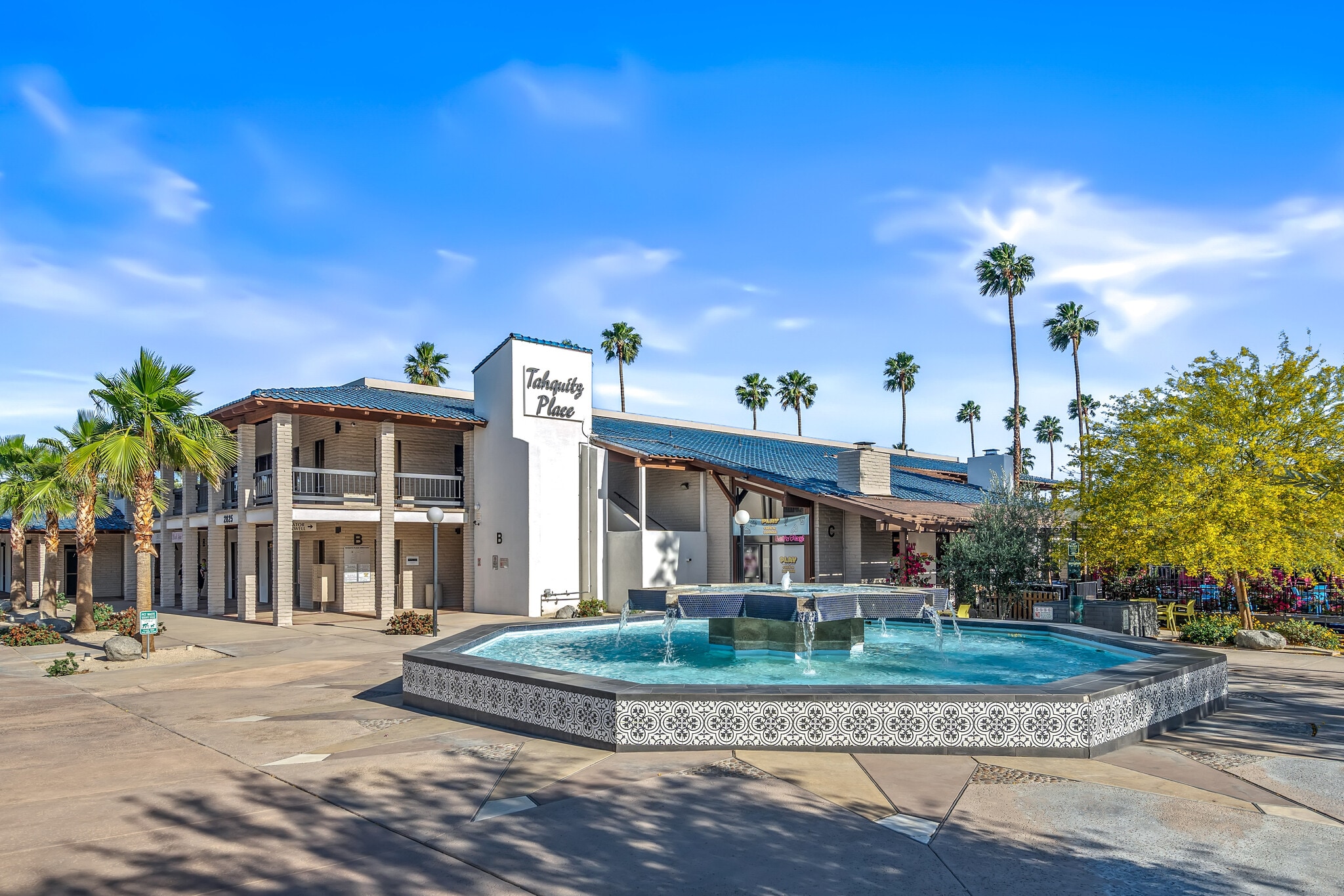 2825 E Tahquitz Canyon Way, Palm Springs, CA for lease Building Photo- Image 1 of 8