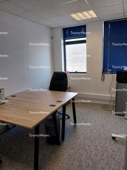 Office in Brest for lease - Building Photo - Image 3 of 8