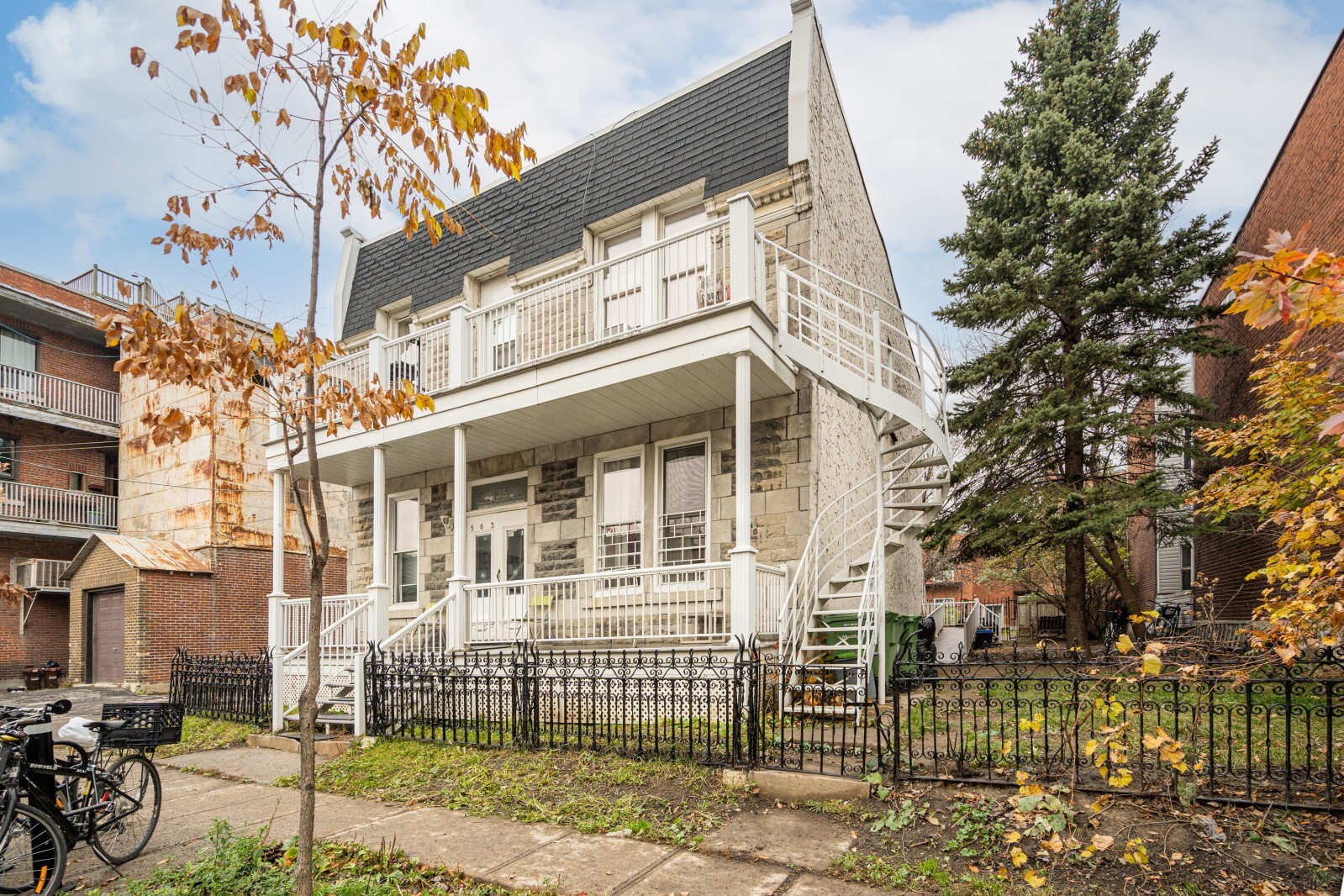 563 Rue Théodore, Montréal, QC for sale Primary Photo- Image 1 of 1