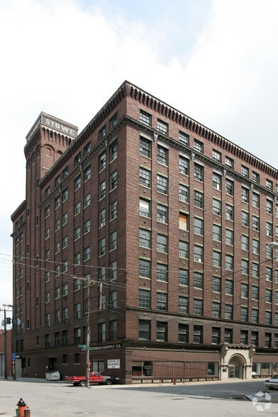 1300 W 13th St, Kansas City, MO for lease - Building Photo - Image 2 of 19