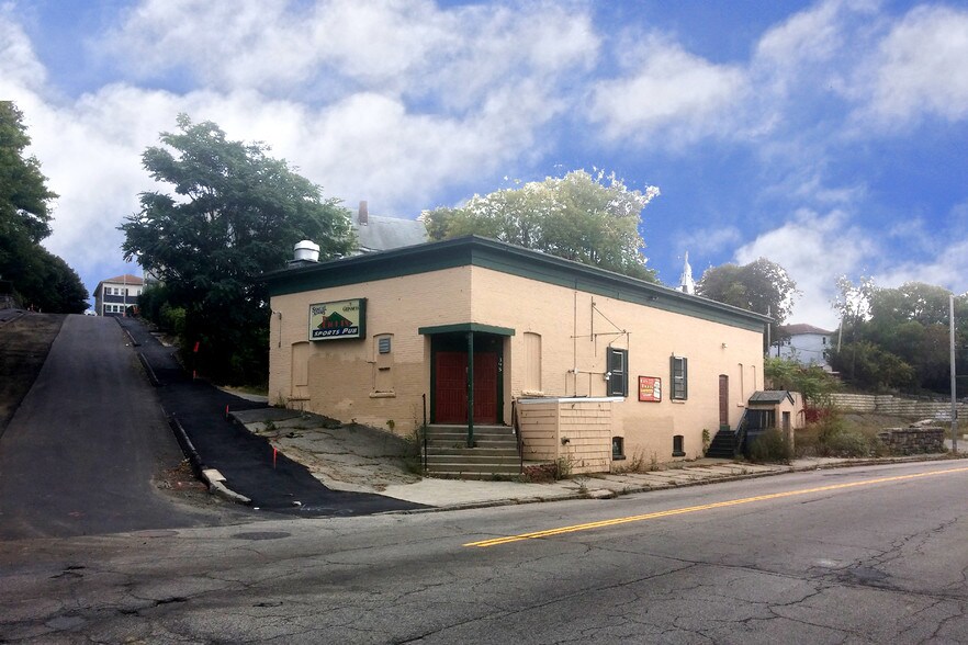 395 Grafton St, Worcester, MA 01604