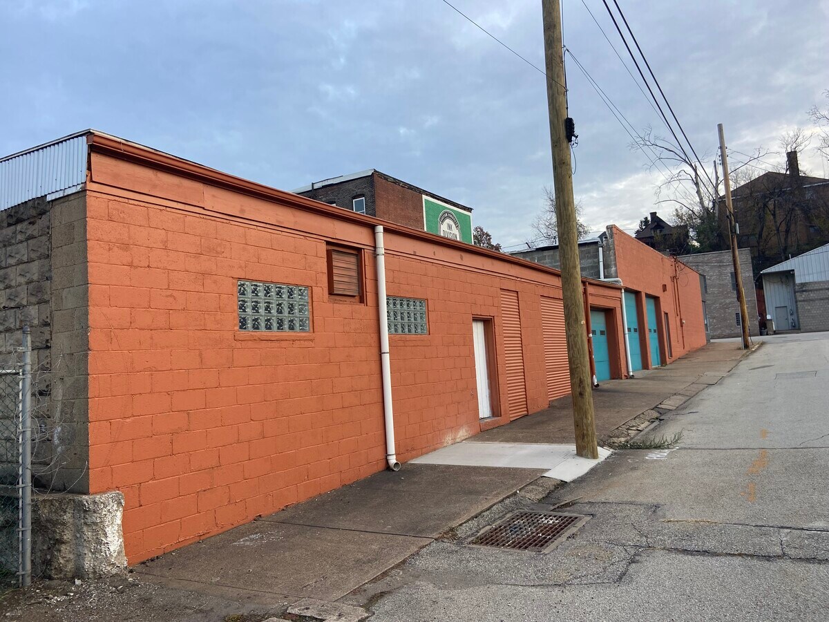 224 Braddock Ave, Braddock, PA 15104