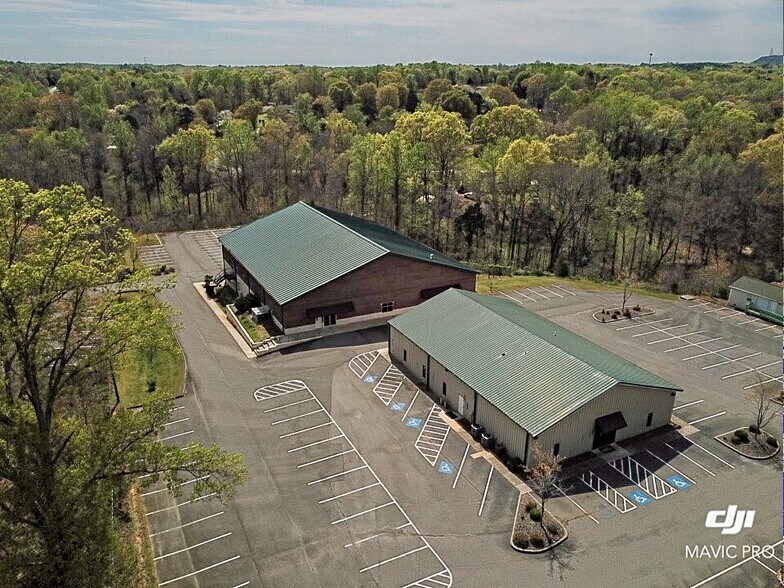 707 Westland Farm Rd, Mount Holly, NC 28120