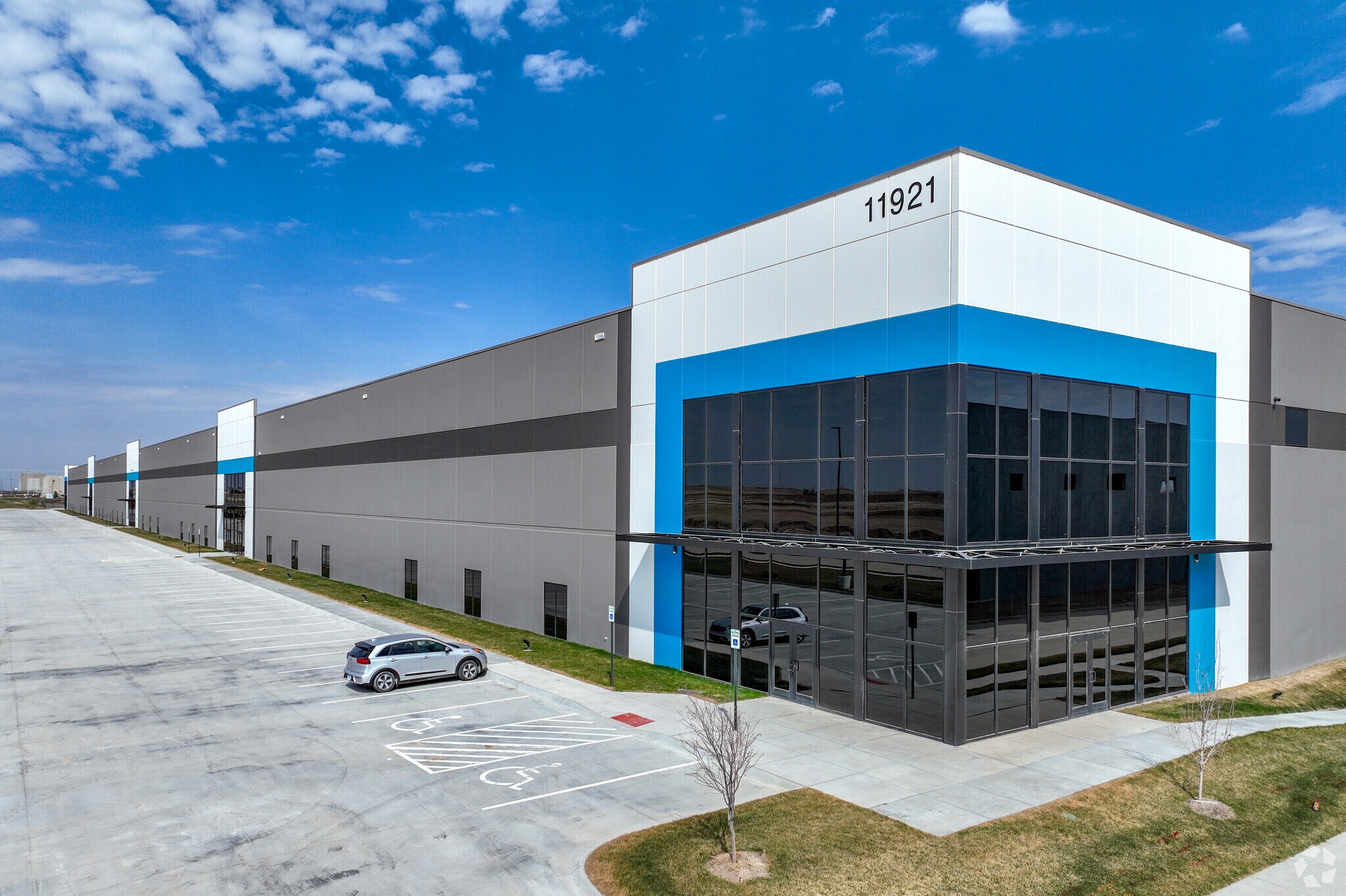 11921 S 156th St, Papillion, NE for sale Primary Photo- Image 1 of 1