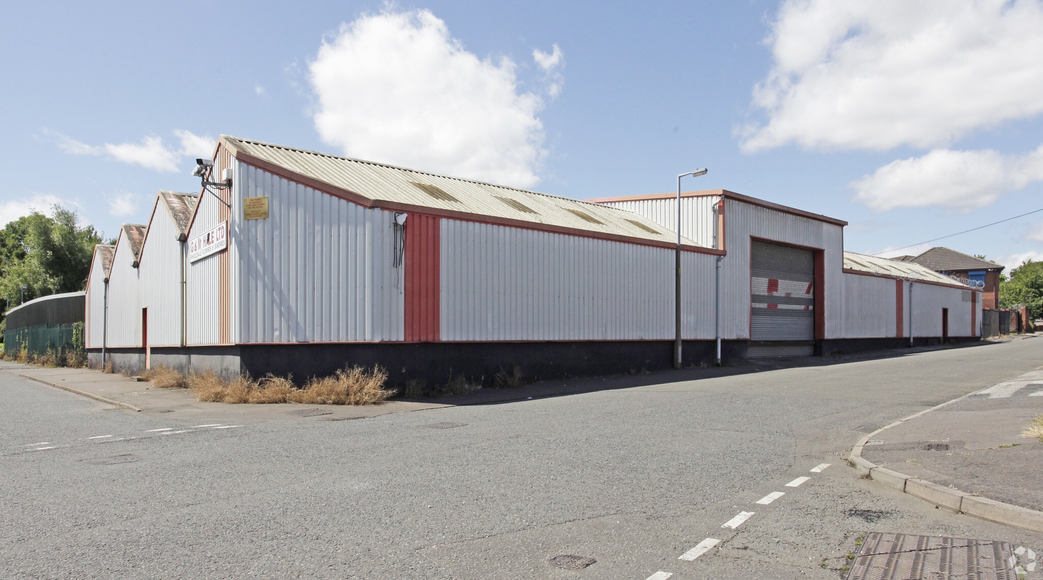 1 Barnfield Rd, Tipton for sale Primary Photo- Image 1 of 1