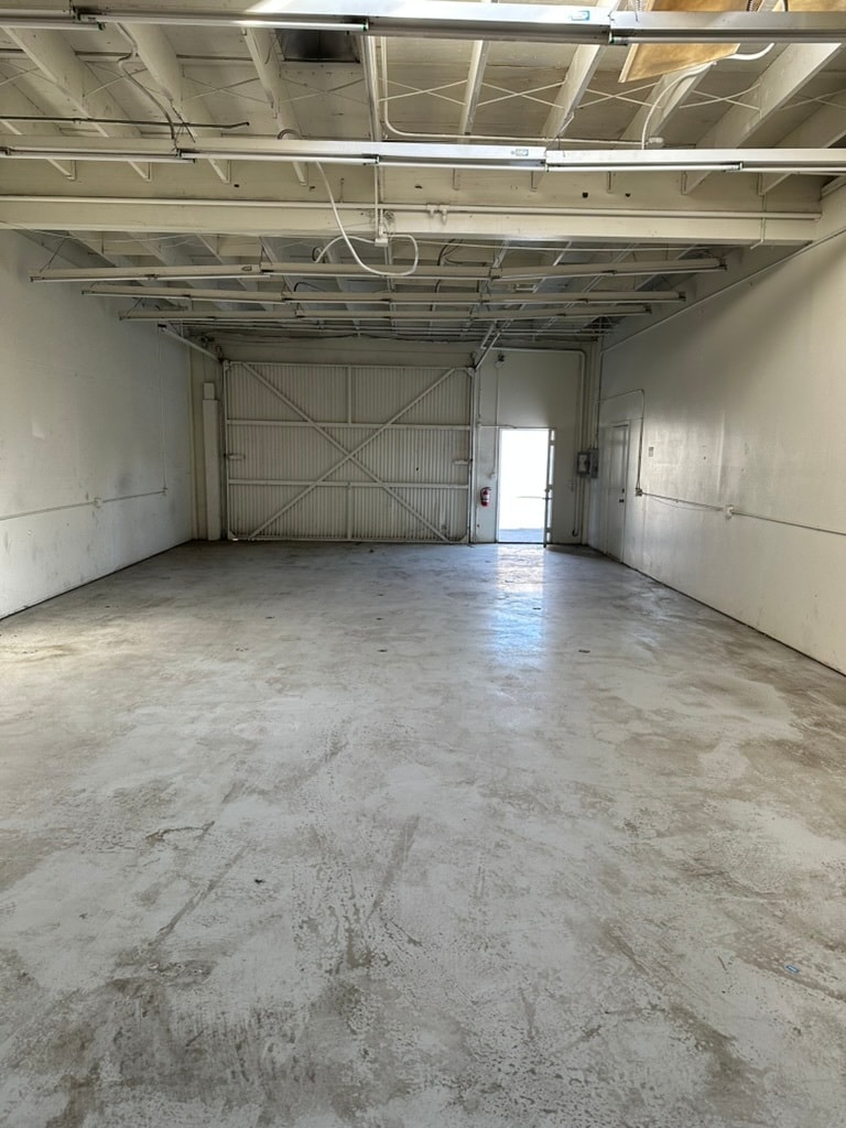 770 W 17th St, Costa Mesa, CA for lease Interior Photo- Image 1 of 2