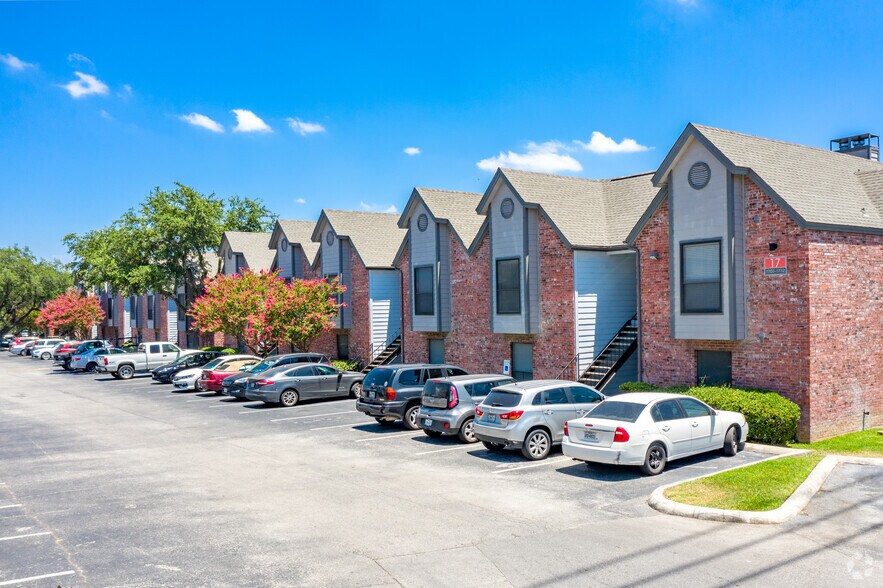 10951 Laureate Dr, San Antonio, TX 78249