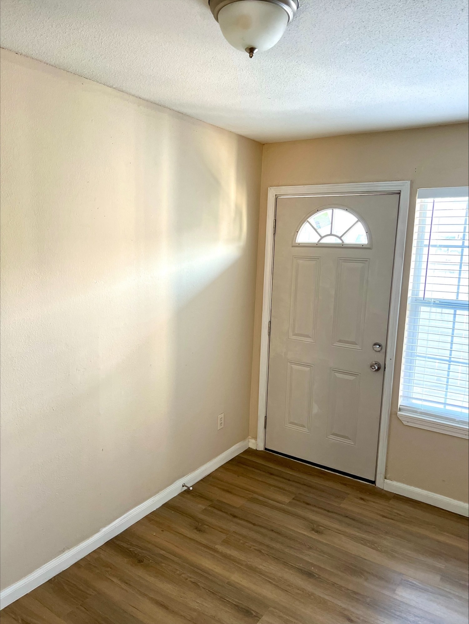 8807 Bissonnet St, Houston, TX for sale Interior Photo- Image 1 of 12