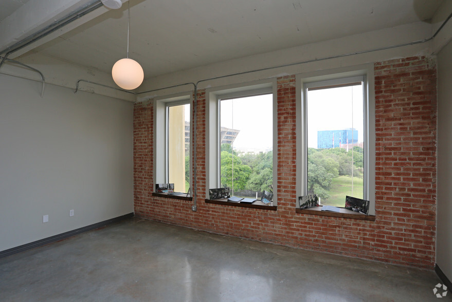 500 S Ervay St, Dallas, TX for lease - Interior Photo - Image 3 of 33