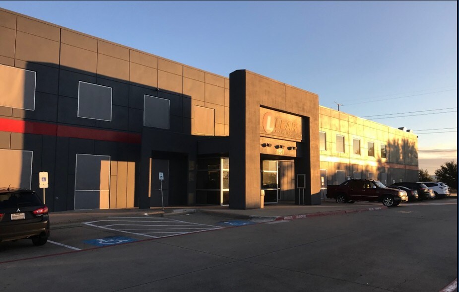 1501 E Bardin Rd, Arlington, TX, 76018 Manufacturing Property For