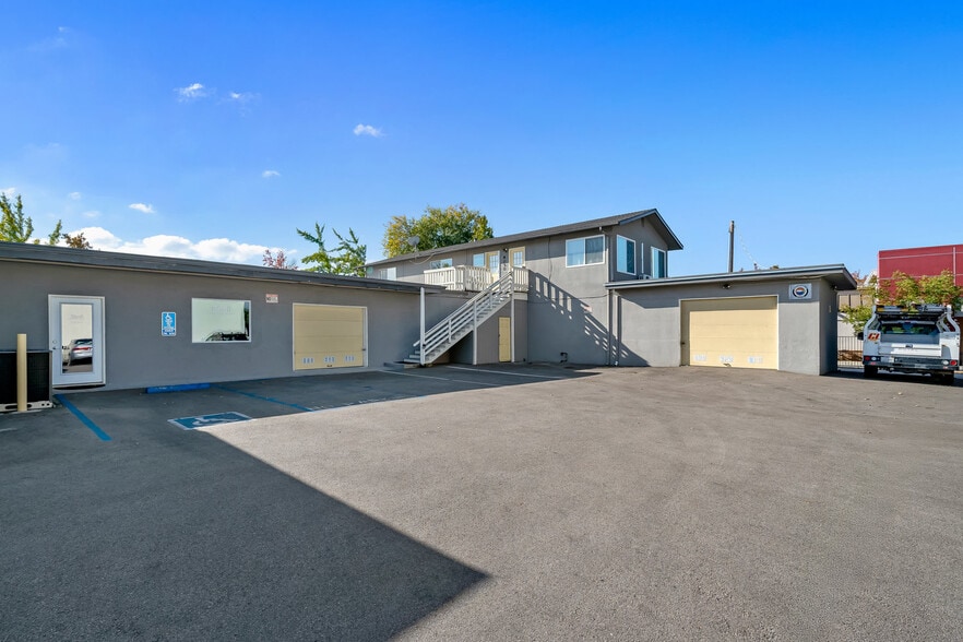 8040 El Camino Real, Atascadero, CA for lease - Building Photo - Image 2 of 11