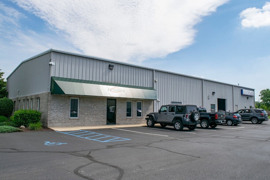 829 Lawrence Dr, Fort Wayne, IN 46804