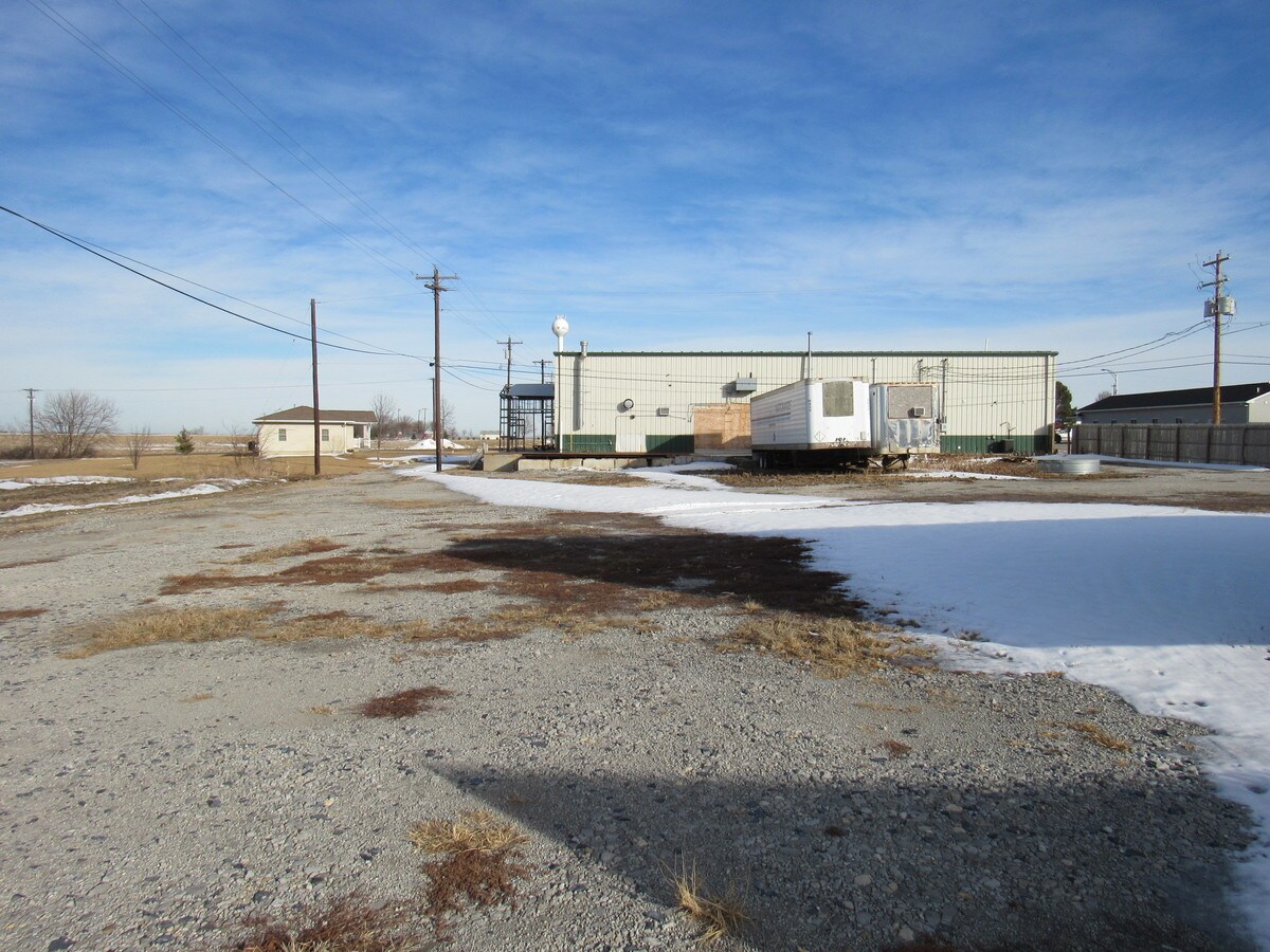 135 S Harrison St, Hallam, NE 68368