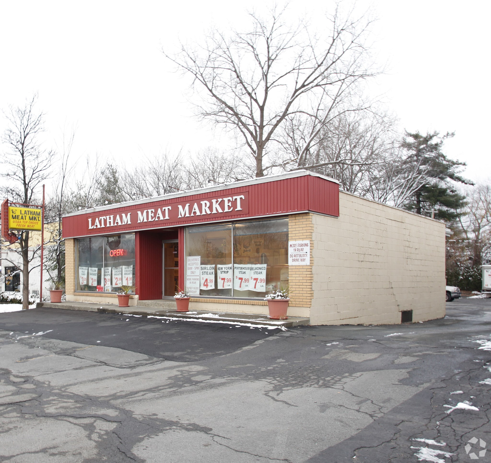 687 New Loudon Rd, Latham, NY for sale Primary Photo- Image 1 of 1