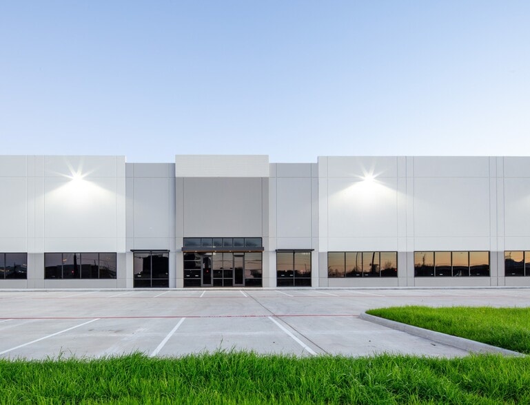 13027 Stiles Ln, Sugar Land, TX for lease - Building Photo - Image 2 of 2