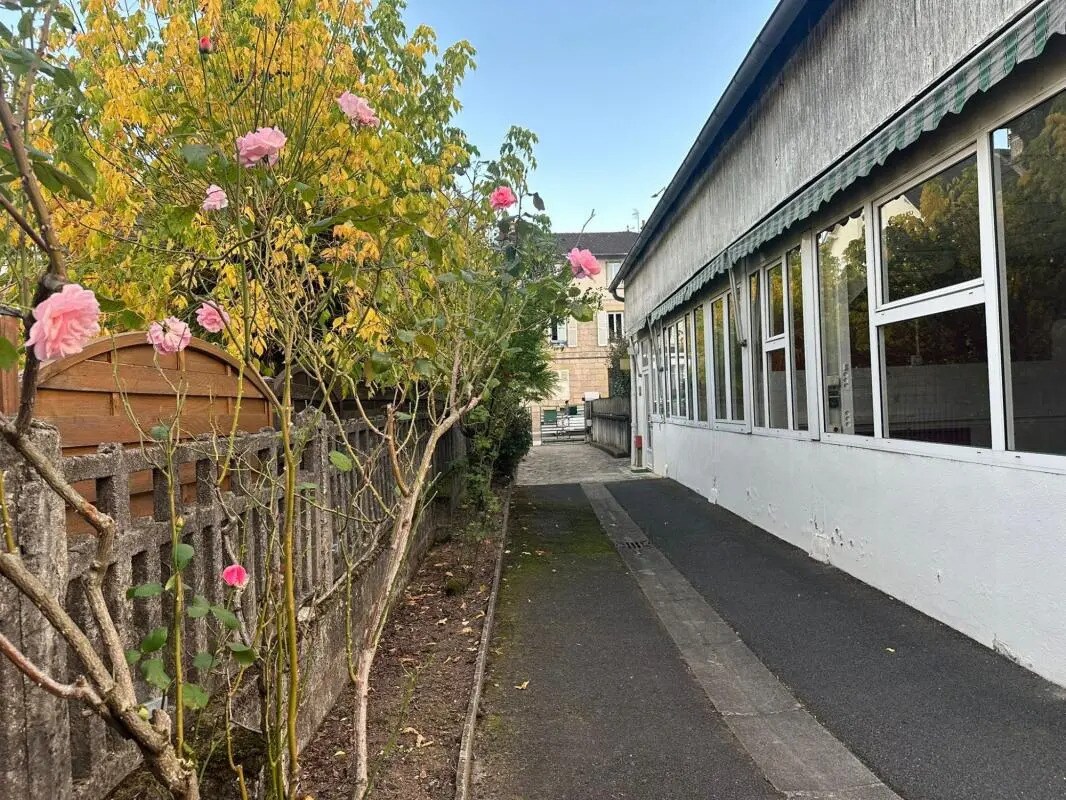 Office in Brive-la-Gaillarde for lease Building Photo- Image 1 of 6