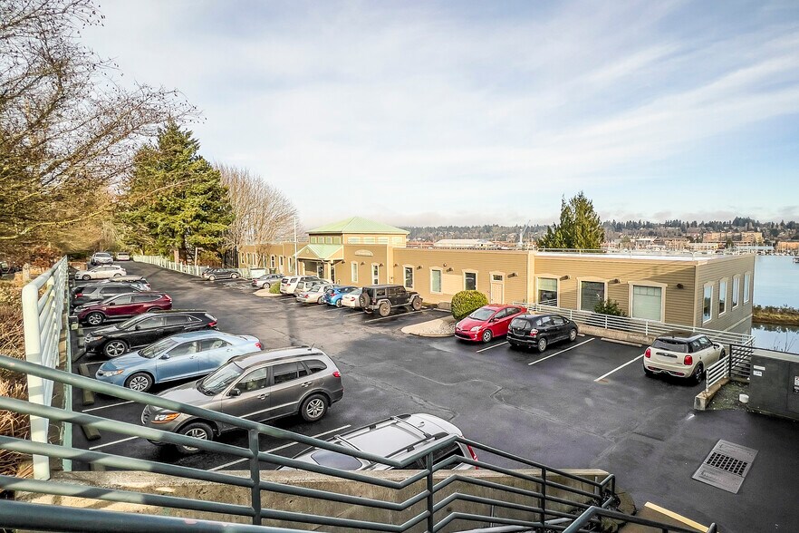 324 W Bay Dr NW, Olympia, WA 98502 West Bay Office Bldg