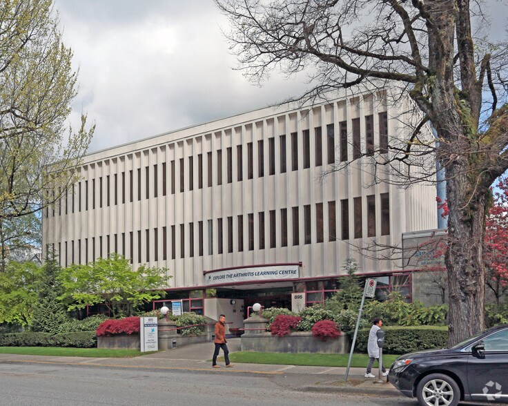 895 W 10th Ave, Vancouver, BC V5Z 1L7