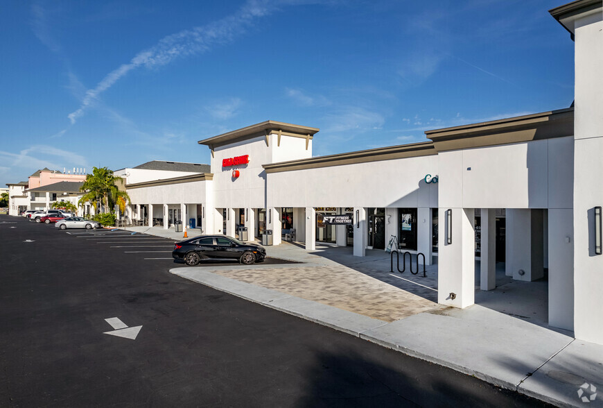 2901-2989 W Bay Dr, Belleair Bluffs, FL for lease - Building Photo - Image 1 of 5