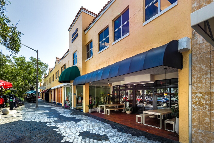200-230 Miracle Mile, Coral Gables, FL for lease - Building Photo - Image 3 of 7