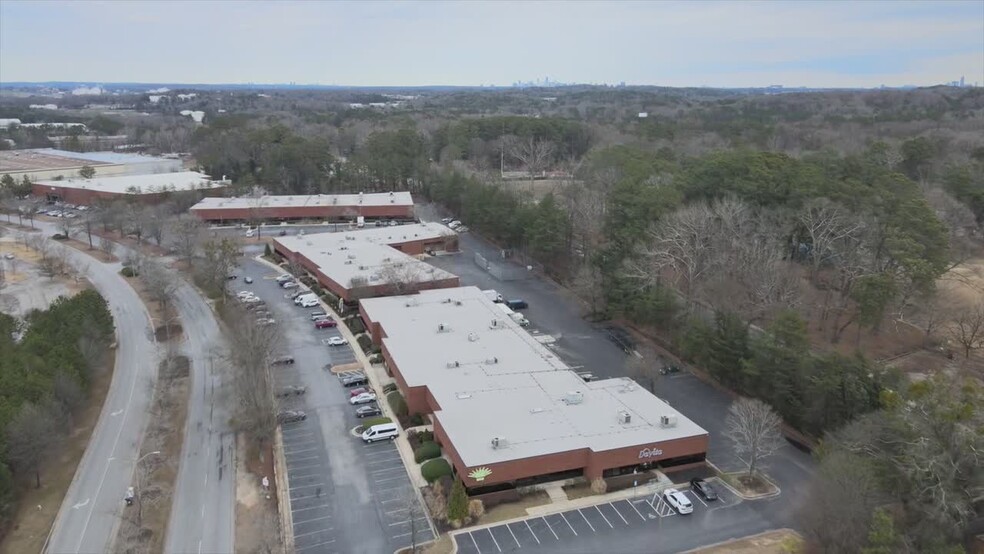 3201 Atlanta Industrial Pky NW, Atlanta, GA for lease - Commercial Listing Video - Image 2 of 5