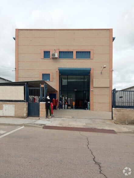 in Fuenlabrada, Madrid for sale - Primary Photo - Image 1 of 1
