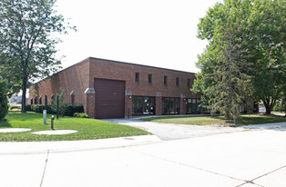 2905-2909 MacArthur Blvd, Northbrook IL - Warehouse