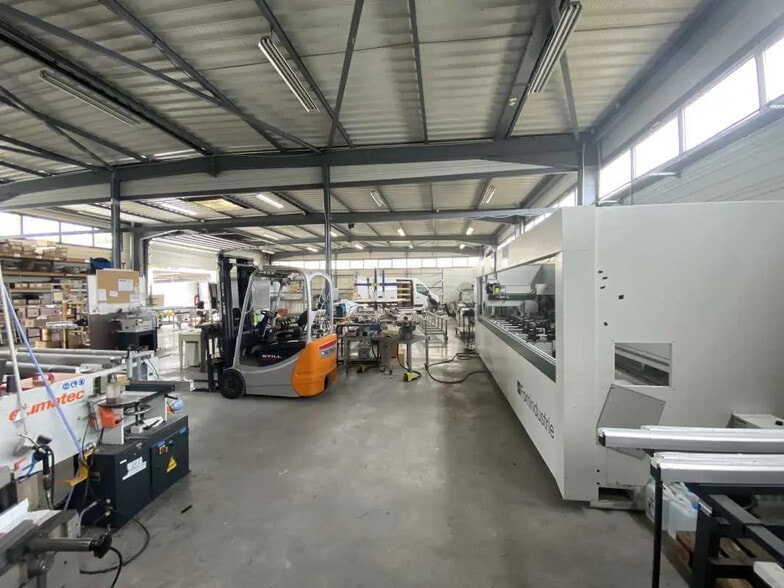 Flex in VILLENAVE-D'ORNON for sale - Building Photo - Image 3 of 13