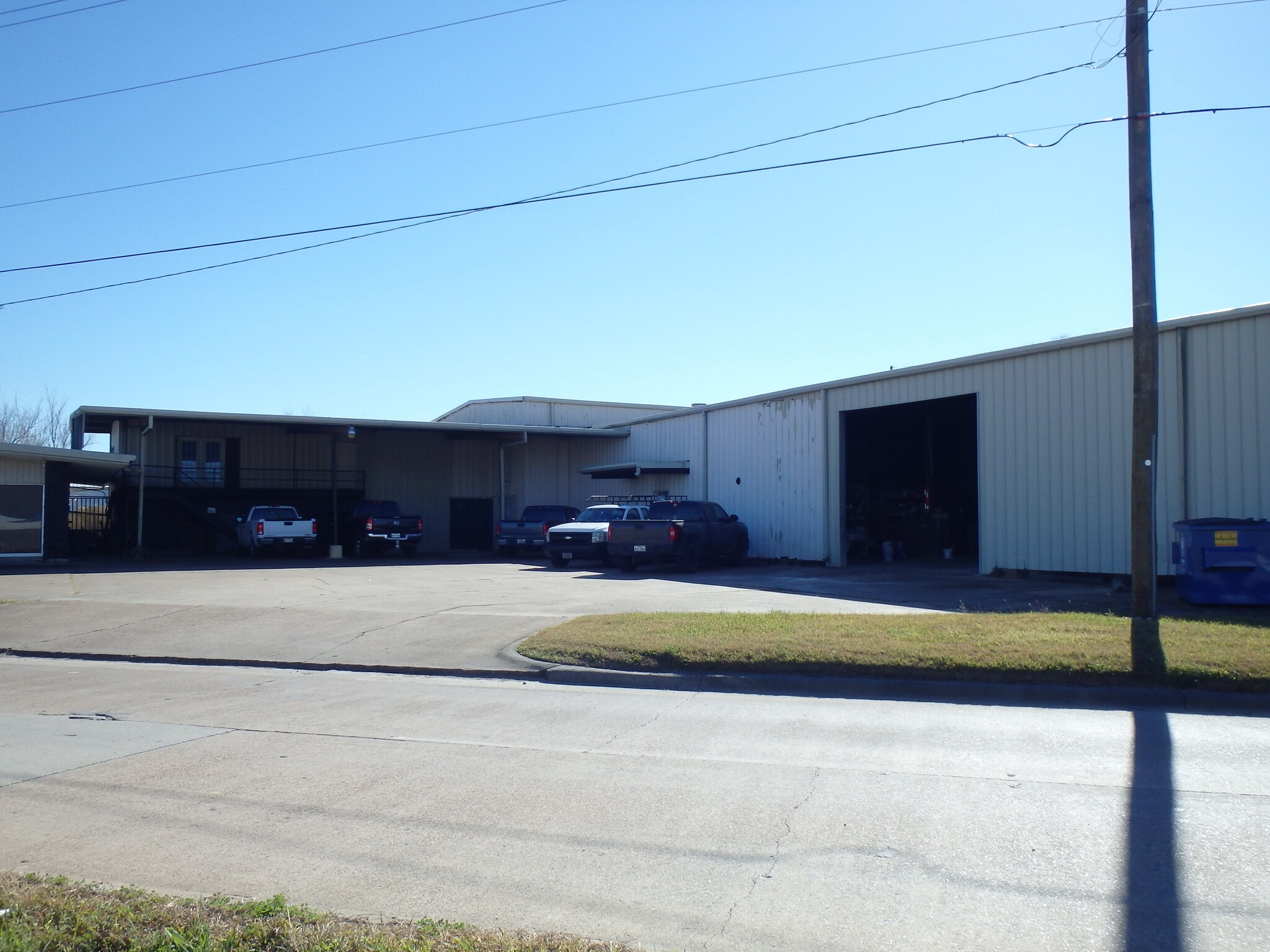 1285 W Cardinal Dr, Beaumont, TX for lease Building Photo- Image 1 of 11