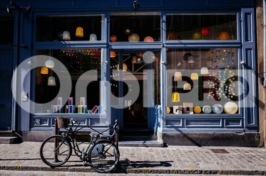 Retail in Capbreton for lease - Building Photo - Image 2 of 2