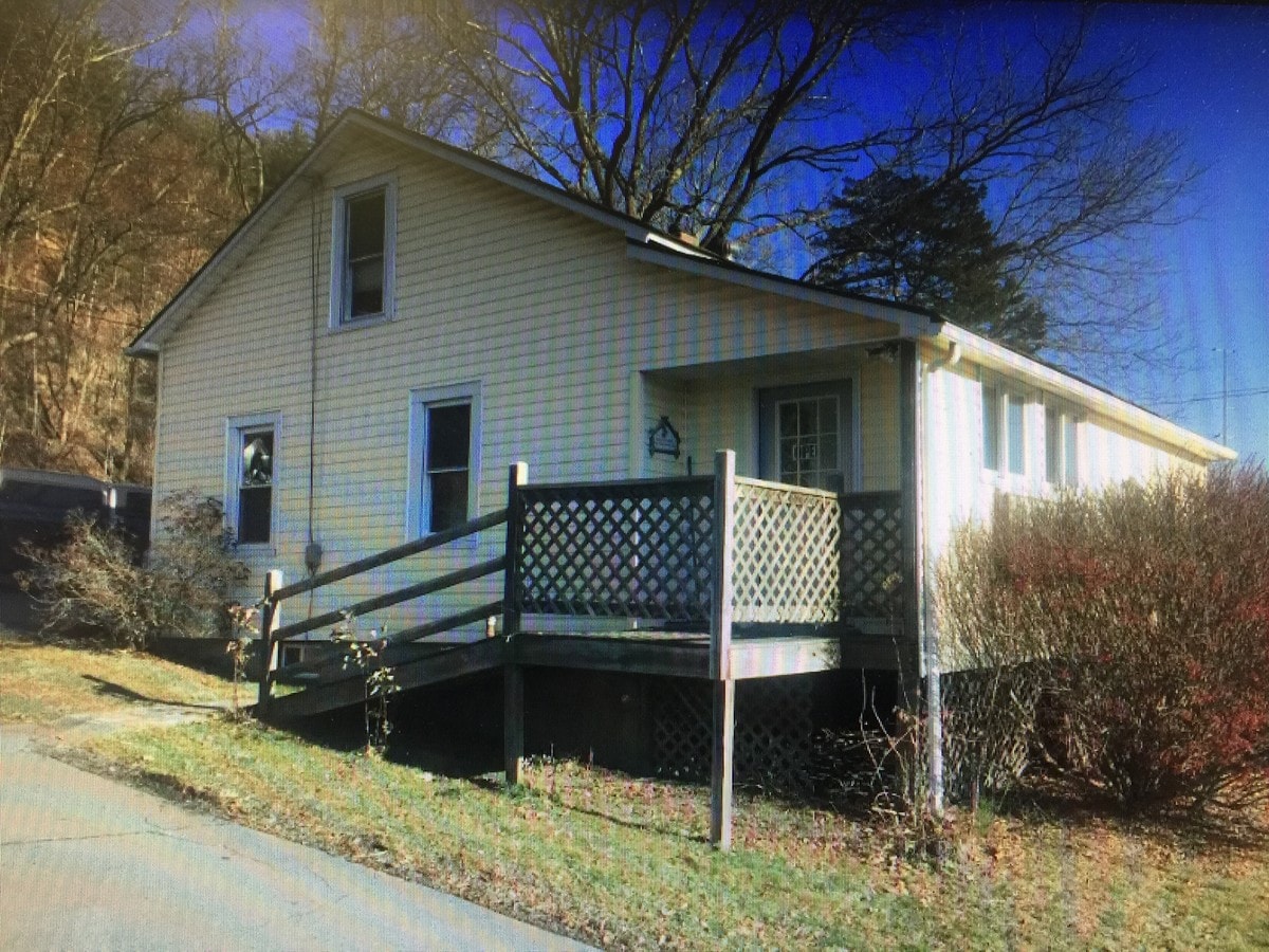 437439 Route 209, Huguenot, NY 12746