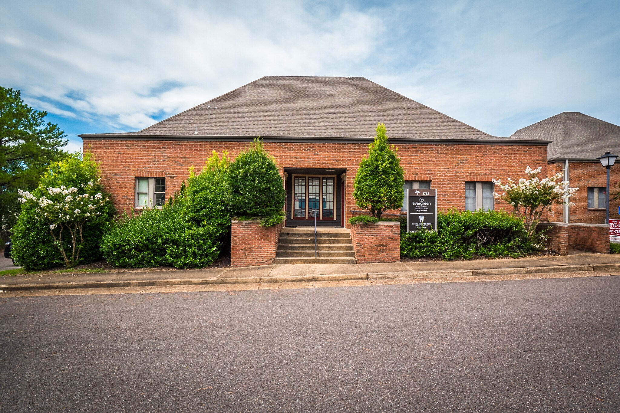 1723 Kirby Pky, Memphis, TN 38120 Dental Office