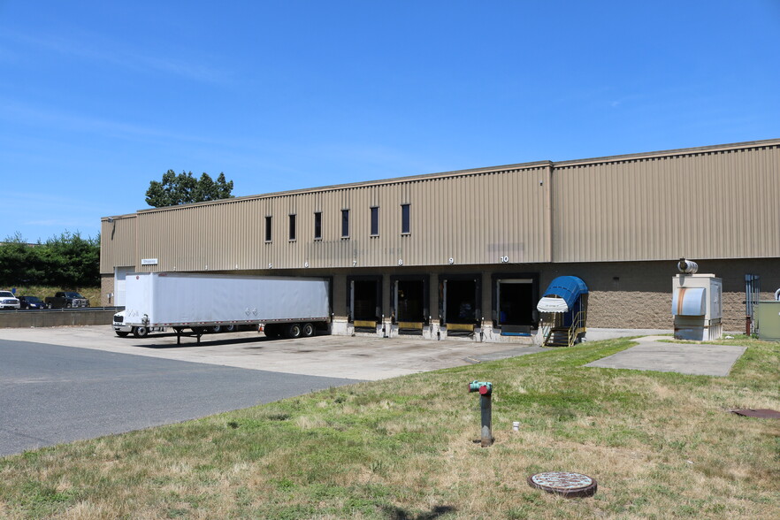 570 Cottage St, Springfield, MA for lease - Building Photo - Image 3 of 8