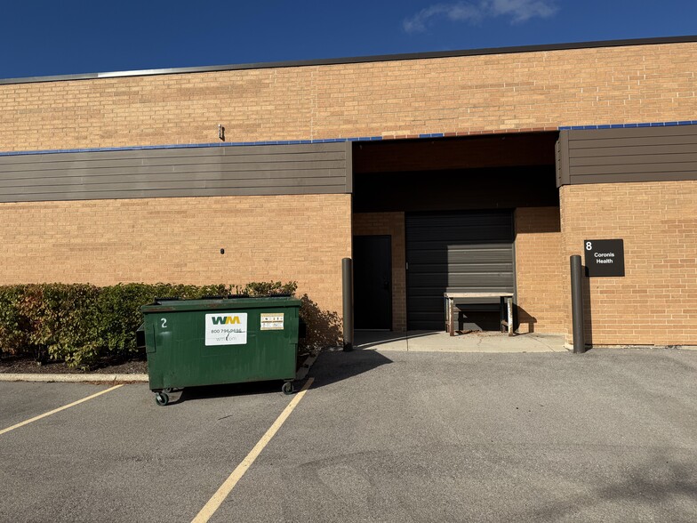 425 Huehl Rd, Northbrook, IL for sale - Building Photo - Image 3 of 12