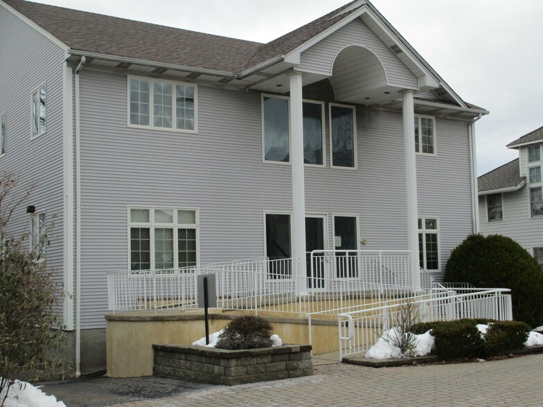 83 Summit Ave, Hackensack, NJ 07601