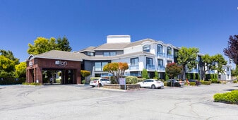 Moorpark Crossings - Pub