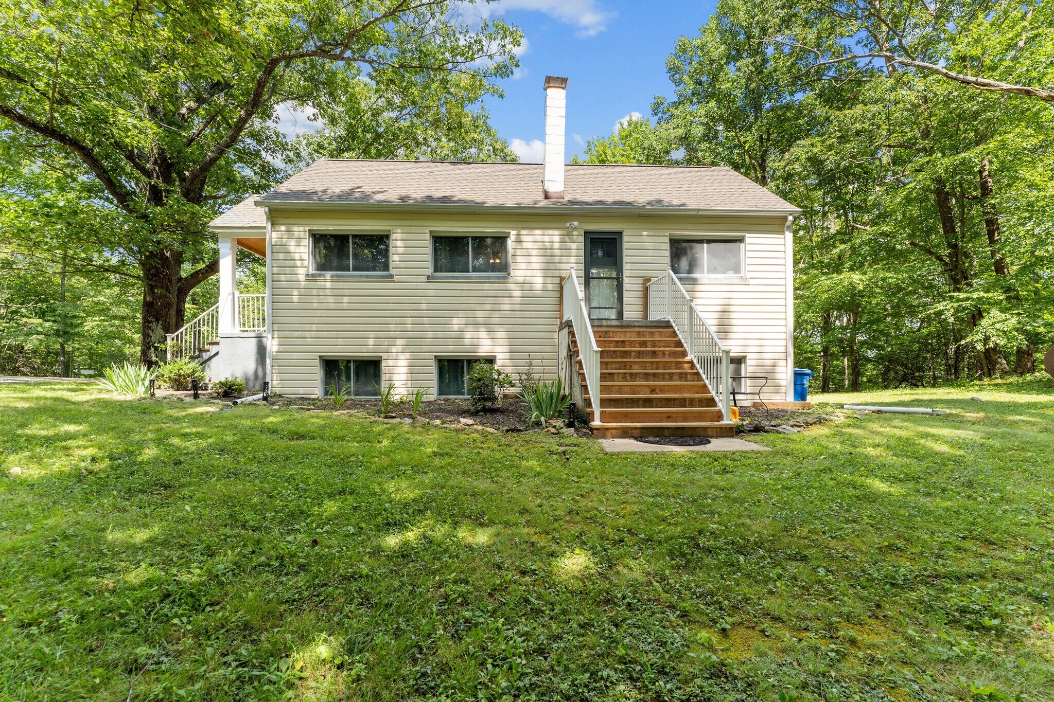 1376 Wyatt Mountain Rd, Dyke, VA 22935 Stone Mountain Vineyards