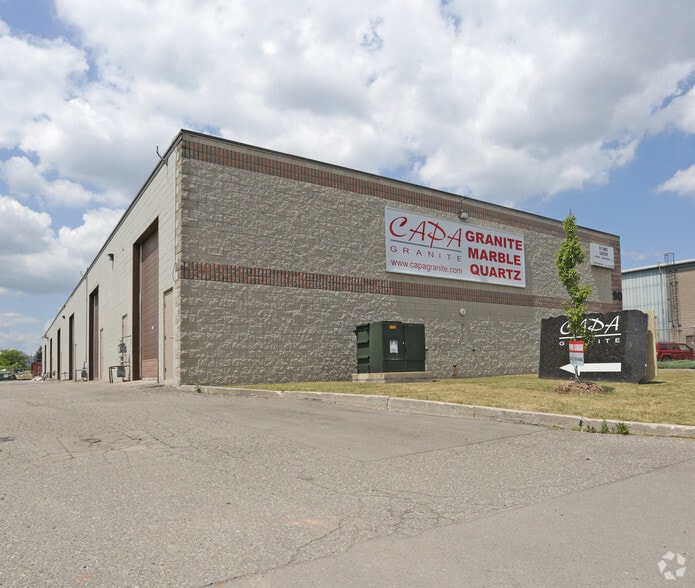 90 Lancing Dr, Hamilton, ON for sale - Primary Photo - Image 1 of 1