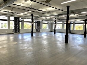 301-303 W 4th St, Royal Oak, MI for lease Interior Photo- Image 2 of 7